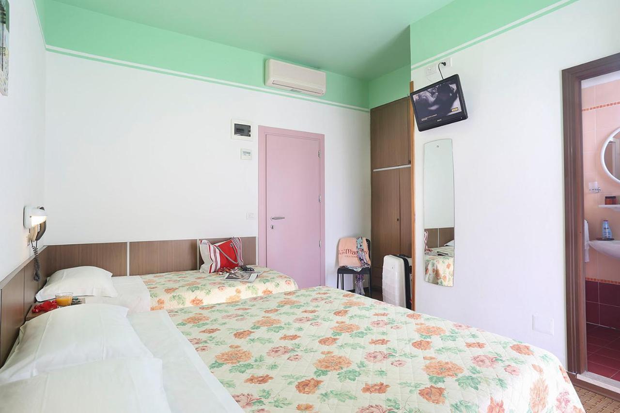 Hotel Marcus Bellaria-Igea Marina Esterno foto
